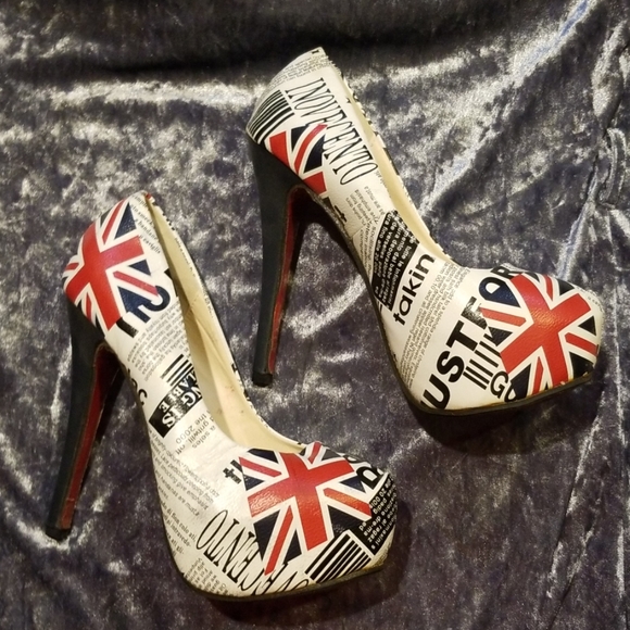 British Print White Heels - Picture 2 of 6